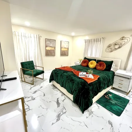 2 Private Units for Groups / Near Nexus & Wynn
