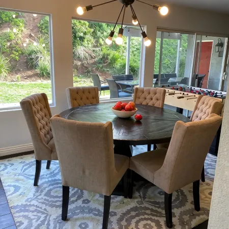 Family Retreat-Beach Oasis: 6 Bedrooms, Large Yard/Garden,