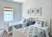 Brand new townhome, oceanside, steps from the beach, ocean view, parking garage - 4-Star