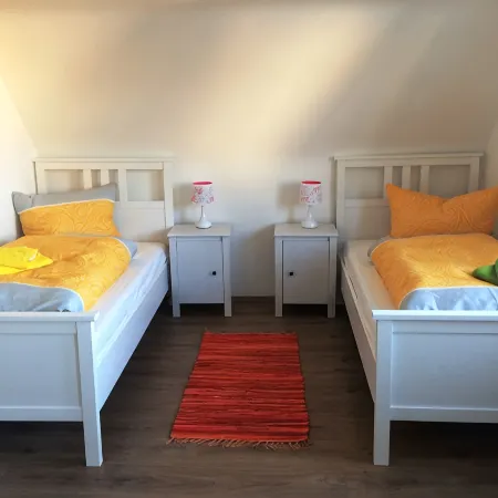 Vacation apartment with 3 separate bedrooms! Subway connection! Free WLAN