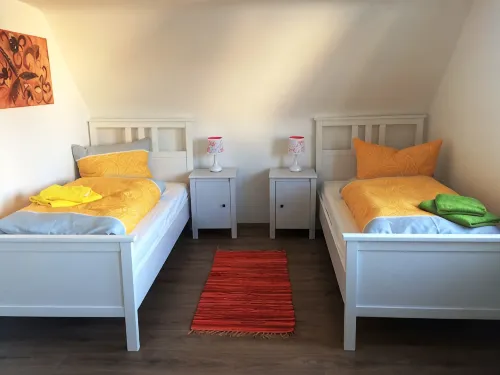 Vacation apartment with 3 separate bedrooms! Subway connection! Free WLAN