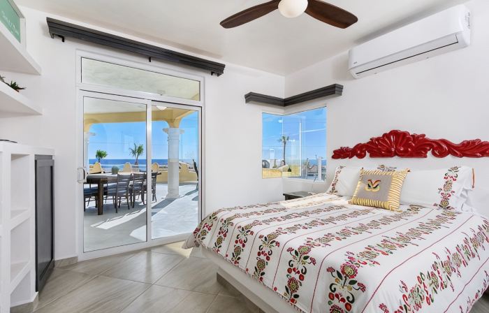 MODERN 5 Star Home in Las Conchas. IMPECCABLY CLEAN,  A+ views. PRIVATE