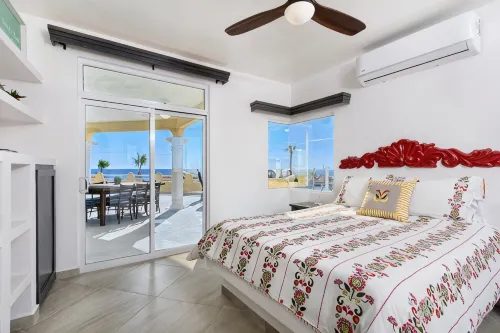 MODERN 5 Star Home in Las Conchas. IMPECCABLY CLEAN,  A+ views. PRIVATE