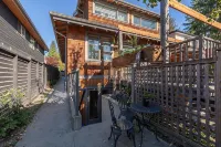 Private apartment in the quiet community of North Vancouver Lynn Valley - 3-Star
