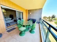 Golf, beach, country and city. Central and modern for up to 5 guests - Apartments