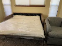 Cozy Chalet-Close to River Sleeps 2, Indoor Pool, Hot Tubs in Lodge Building - Feriehus