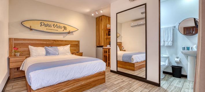 Modern 1bd/1ba Apartment in Center of Jaco w/AC Hotels in Jacó