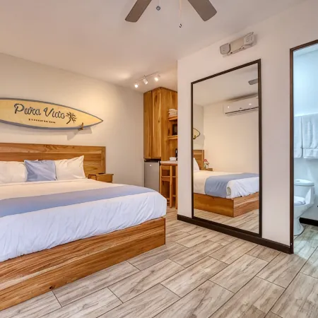 Modern 1bd/1ba Apartment in Center of Jaco w/AC