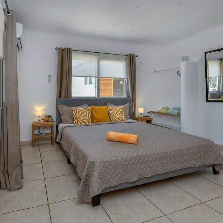 Sunny Palm Beach Villa - 3 min from beach