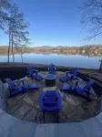 Luxury Lakefront Chatuge, 5 Beds 3 Bath, 2 Kitchens, Free WiFi, Sleeps 12 & Dock