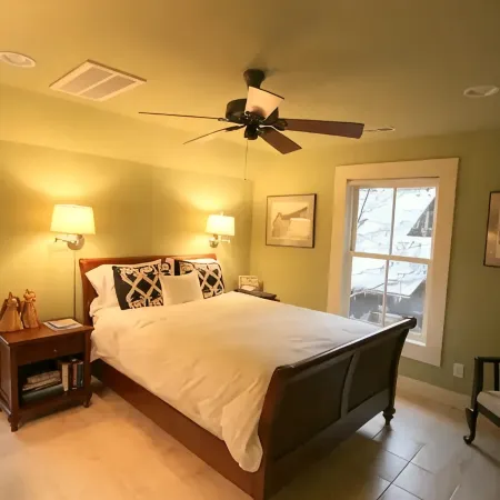 Boundary Street Getaway in Old Town Bluffton! Отели в г. Блаффтон