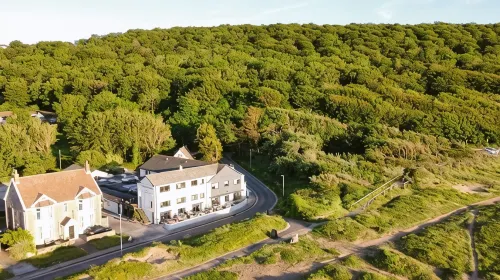 South Sands Hotel - С баром