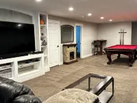 Spacious 6Br Home w 2 Large Living Areas & 3 Bath - 3-Star