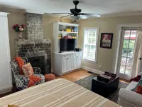 Downtown Savannah Carriage House near Forsyth Park - Condos
