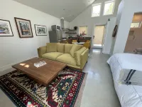 Brand New Charming Guest House in lovely Northwest Glendale CA. Private &Quiet