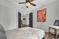 Spacious & Modern Home with everything you need! - WiFi