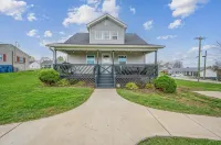 5 Bed Home with Game Room, Theater Room, Fire Pit, Only 3 Mins from the Ark! - 4-Star