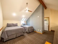 Fully Renovated Condo - Sleeps 9! - Wifi