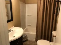 Freshly Remodeled 2 Bedroom, Full Kitchen, living Room Suite, in Cascade unit #2 - Apartments