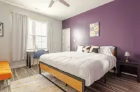 Spacious 5BD 5.5BA house in the Heart of Richmond - บังกะโล