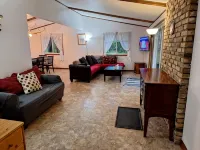 Lake Buffalo home, large lot, pet friendly - Homestays