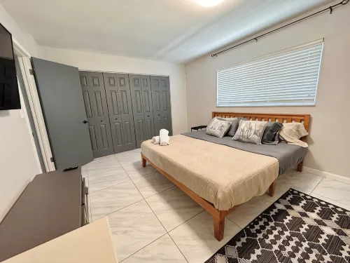 BBQ Games, King Beds, Private Yard - 3-Star