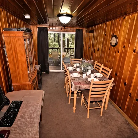 Twain Harte Vacation Rentals - Lake Member, Free WIFI, HD TV, Walk To Town/Lake