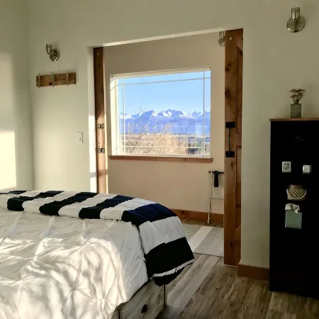 Big View!! in-Town Private 3.5 Acre Hillside Luxury