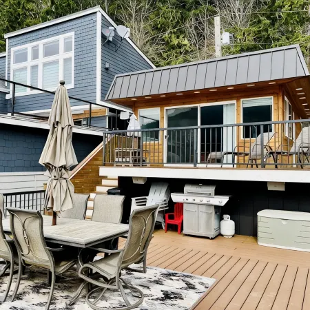 Dreamlike Lakefront Cabin on Lake Sutherland