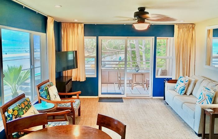 New Central AC! Oceanfront Steps from the Beach, with Pool, Jacuzzi, & BBQ.