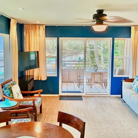 New Central AC! Oceanfront Steps from the Beach, with Pool, Jacuzzi, & BBQ.