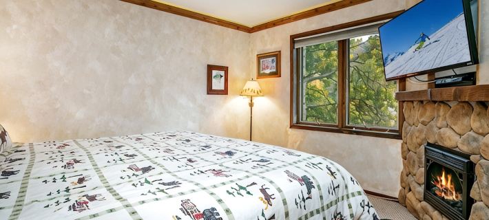 Beaver Creek West 4bd/4ba free Ski shuttle The Perfect Mountain Nest Hotels in Avon