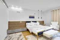 Luxury Downtown Mansion! Garage Parking! Roofdeck! - อ่างจากุชชี่