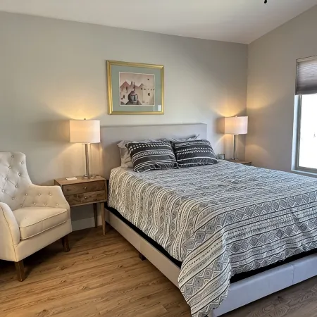 Cozy getaway home w/ POOL and GREAT location!
