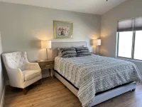 Cozy getaway home w/ POOL and GREAT location! - 3성급