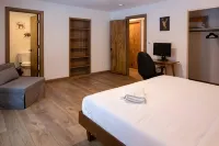 Lassen/McCumber Lake Luxury Cabin with Hot Tub - Alppimaja