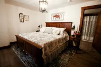 Wurthmann House Unit #2Your Home Away From Home - Homestays