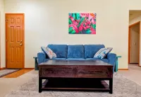 Single-Level Retreat-BBQ & King Bed!! Tesla Charger & Wifi! Pet-Friendly! - 3 stjerner