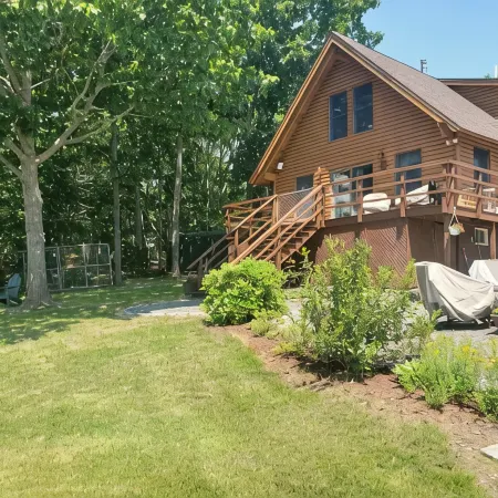 Great cabin on a tidal river, just minutes from Acadia National Park.