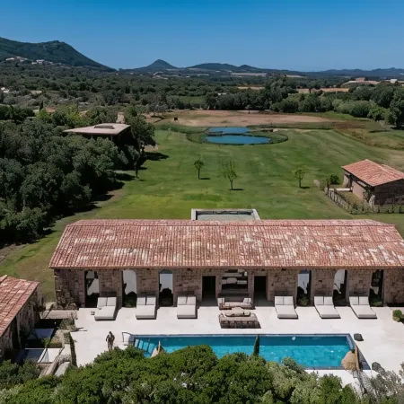 Domaine Pozzo di Mastri Hotels in Figari