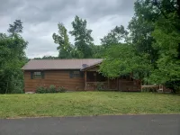 Perfect Spot - Lakefront Property on Lake Douglas with Hot Tub! - 3성급