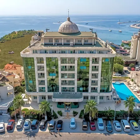 Laur Hotels Experience & Elegance