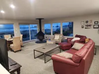Ocean Front ON the Beach - 14 Minutes to Bandon Dunes Golf! Spectacular Views! - ห้องครัว