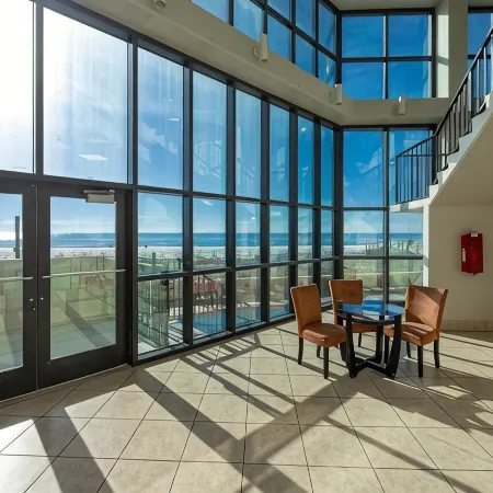 Discounted Rates! Breathtaking Views from Beautiful Corner Unit! 3 Br/2 BA.