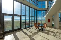 Discounted Rates!   Breathtaking Views from Beautiful Corner Unit!  3 Br/2 BA. - 2 ดาว