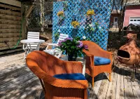 HEY, GET A ROOM! Couples Getaway : Bikes, beach chairs, umbrella :Central locale - بيت ضيافة