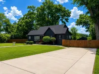 The Gray Villa-  2.8 Miles to Bryant-Denny Stadium - 4-Star