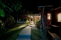 Wooden villa with private pool in a tropical garden 3 minutes from the beach - Wifi