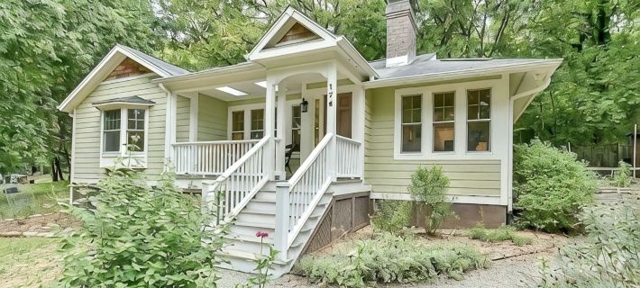 Quiet, elegant cottage just steps from downtown Pittsboro—minutes to Jordan Lake Ξενοδοχεία στην πόλη Chatham County