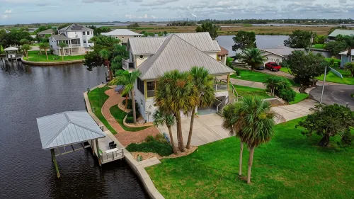 Spacious Waterfront Luxury Home w dock, kayaks & bicycles bring your boat! - Parvekkeita